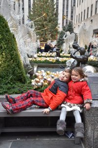 Rosa's children at the Rockefeller Christmas tree