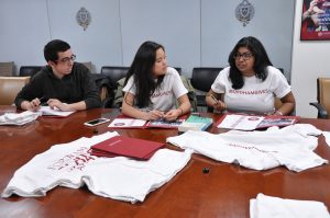 Student ambassadors from the Fordham Fund’s Student Philanthropy Committee discuss plans for Fordham's first-ever Giving Day. 